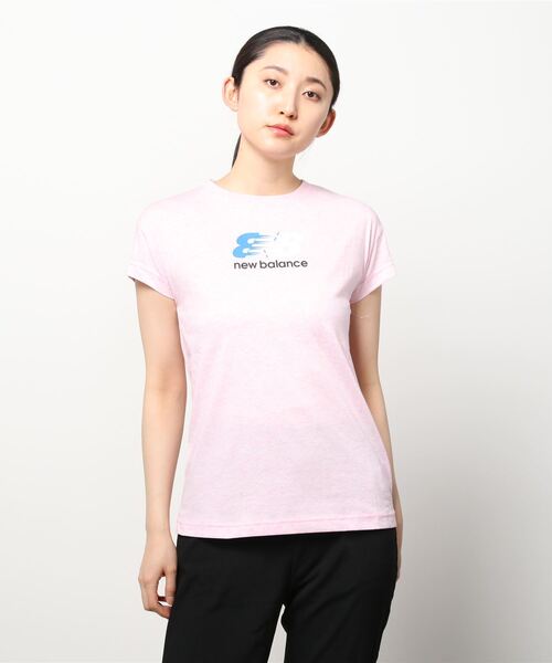 NEW BALANCE(ニューバランス)の「Relentless ノベルティクルーショートスリーブTシャツ(Tシャツ/カットソー・レディース・ライトブルー/スモークピンク/ブラック×ホワイト/イエロー系・X-LARGE/LARGE/MEDIUM/SMALL)」の1枚目の写真