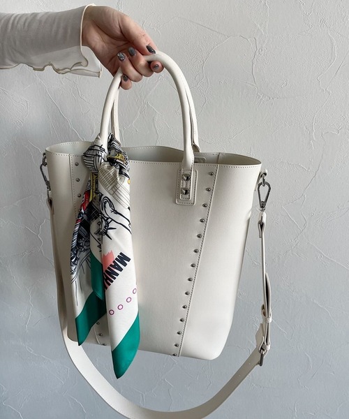 PAGEBOY（ページボーイ）の「NYプリントスカーフ（バンダナ/スカーフ・レディース・ベージュ・ONE SIZE）」の5枚目の写真