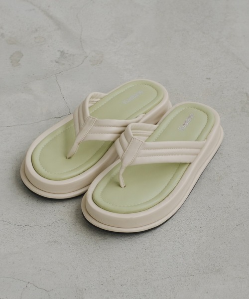 Kastane（カスタネ）の「配色トングサンダル（サンダル・レディース・アイボリー/ブラック・37/36/38）」の2枚目の写真