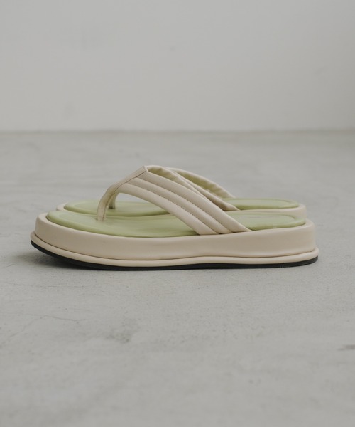 Kastane（カスタネ）の「配色トングサンダル（サンダル・レディース・アイボリー/ブラック・37/36/38）」の14枚目の写真