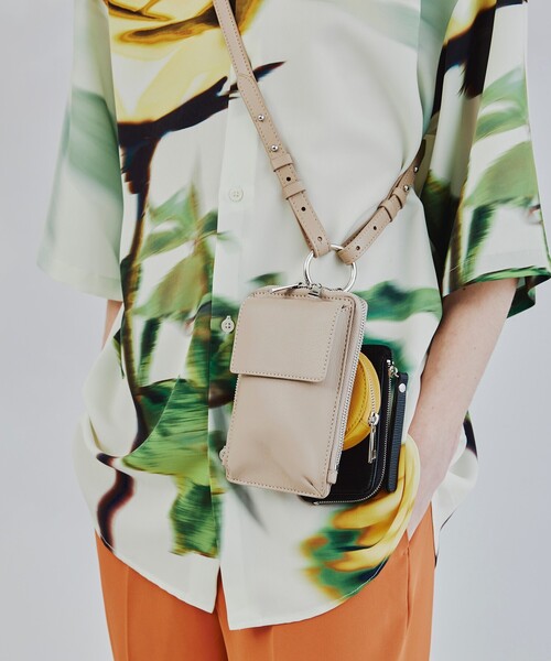 tk.TAKEO KIKUCHI（ティーケータケオキクチ）の「◆マルチチャームバッグ（ショルダーバッグ・メンズ・ベージュ系4/ブラック系4/ブラック・00）」の3枚目の写真