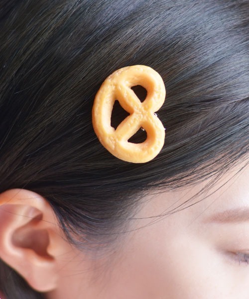 Fun & Daily（ファンアンドデイリー）の「F&D : クッキーデザインヘアピン（バレッタ/ヘアクリップ・レディース・その他1/その他2/その他3・FREE）」の3枚目の写真