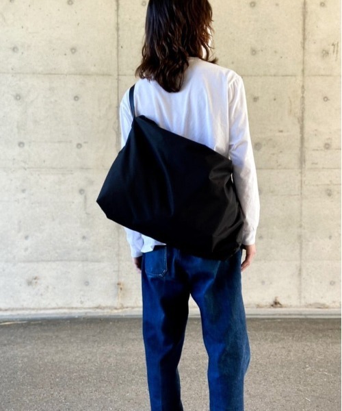 And A(アンドエー)の「LIVERAL リヴェラル / UKIE ウキエ クロスバッグ ショルダーバッグ ビッグバッグ / L4014(ショルダーバッグ・メンズ・ブラック・FREE)」の6枚目の写真