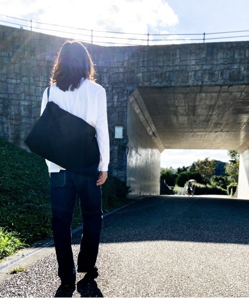 And A(アンドエー)の「LIVERAL リヴェラル / UKIE ウキエ クロスバッグ ショルダーバッグ ビッグバッグ / L4014(ショルダーバッグ・メンズ・ブラック・FREE)」の22枚目の写真