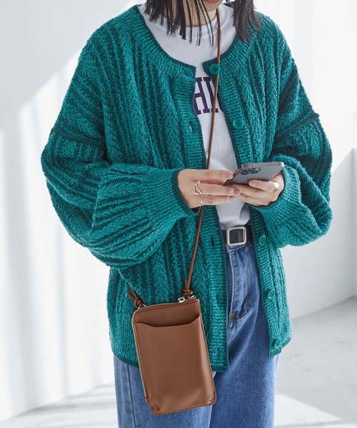Chaco closet(チャコ クローゼット)の「フェイクレザーマルチミニショルダーバッグ(ショルダーバッグ・レディース・ブラック/ブラウン/ピンク/イエロー/グリーン/アイボリー/グレイッシュベージュ/ブルー/レッド・FREE)」の4枚目の写真