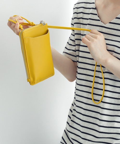Chaco closet(チャコ クローゼット)の「フェイクレザーマルチミニショルダーバッグ(ショルダーバッグ・レディース・ブラック/ブラウン/ピンク/イエロー/グリーン/アイボリー/グレイッシュベージュ/ブルー/レッド・FREE)」の14枚目の写真