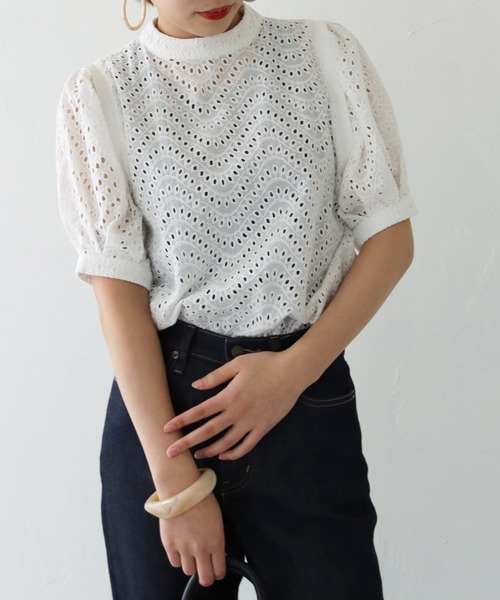 HER CLOSET（ハークローゼット）の「【shemoshelly】五分袖カットレースボリュームスリーブブラウス（シャツ/ブラウス・レディース・オフホワイト/ブラック/グレイッシュベージュ・M）」の18枚目の写真