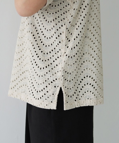 HER CLOSET（ハークローゼット）の「【shemoshelly】五分袖カットレースボリュームスリーブブラウス（シャツ/ブラウス・レディース・オフホワイト/ブラック/グレイッシュベージュ・M）」の17枚目の写真
