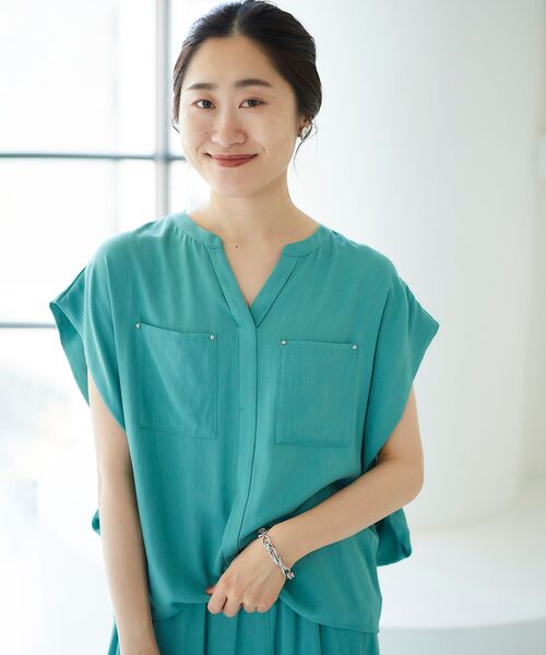 le.coeur blanc(ルクールブラン)の「リネンライクバックタックブラウス(シャツ/ブラウス・レディース・パープル/ダークグレー/モカ/グリーン・38)」の20枚目の写真