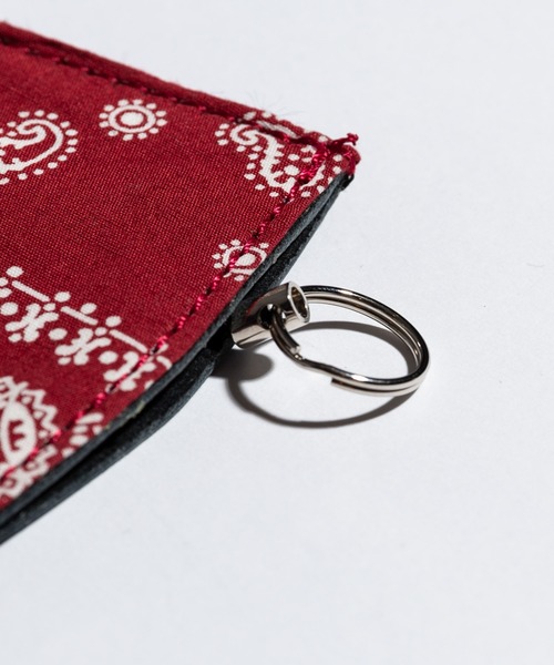 glamb（グラム）の「Bandana Key Case / バンダナキーケース（キーケース/キーアクセサリー・メンズ・レッド/ブラック・FREE）」の8枚目の写真