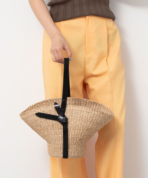 MARCHER(マルシェ)の「【MARCHER/ マルシェ】 ひねりベルトかごバッグ(かごバッグ・レディース・キャメル/ブラック・FREE)」の11枚目の写真