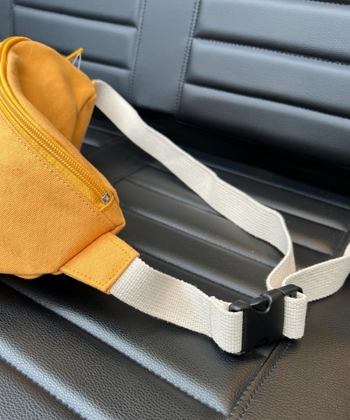 SNOOPY×OLD BETTY'S（スヌーピーカケルオールドベティーズ）の「【日本製】スヌーピー【SNOOPY】 Canvas Body Bag/キャンバス ボディバッグ（ボディバッグ/ウエストポーチ・レディース・ブラック/ネイビー/ブラック系その他/ベージュ系その他/ブラック系その他2/ベージュ系その他2/イエロー系その他/イエロー系その他2/イエロー/ベージュ/ネイビー系1/ネイビー系2・FREE）」の20枚目の写真