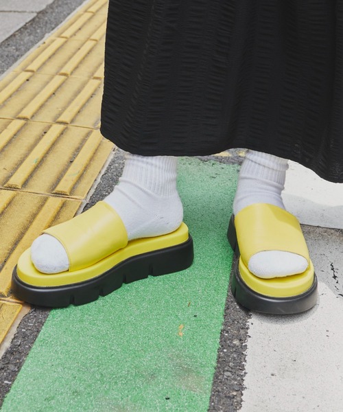 SHAGGIE（シャギー）の「プラットフォームコンフォートサンダル（サンダル・レディース・ホワイト/ブラック/イエロー・SMALL/MEDIUM/LARGE/X-LARGE）」の16枚目の写真