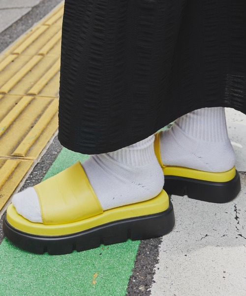 SHAGGIE（シャギー）の「プラットフォームコンフォートサンダル（サンダル・レディース・ホワイト/ブラック/イエロー・SMALL/MEDIUM/LARGE/X-LARGE）」の17枚目の写真