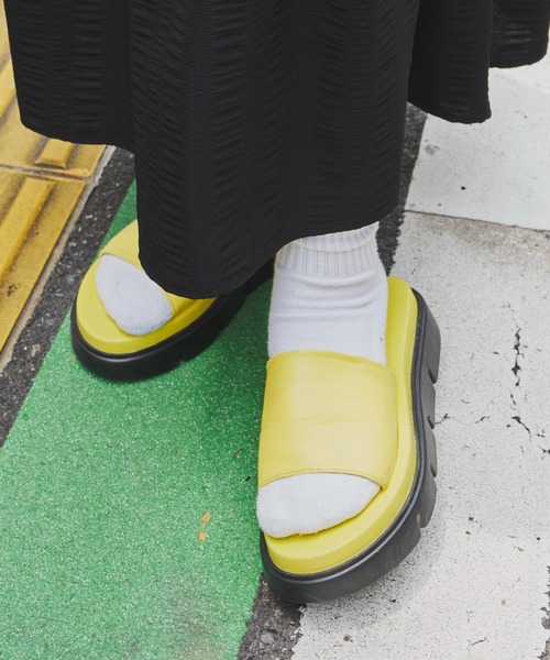 SHAGGIE（シャギー）の「プラットフォームコンフォートサンダル（サンダル・レディース・ホワイト/ブラック/イエロー・SMALL/MEDIUM/LARGE/X-LARGE）」の7枚目の写真