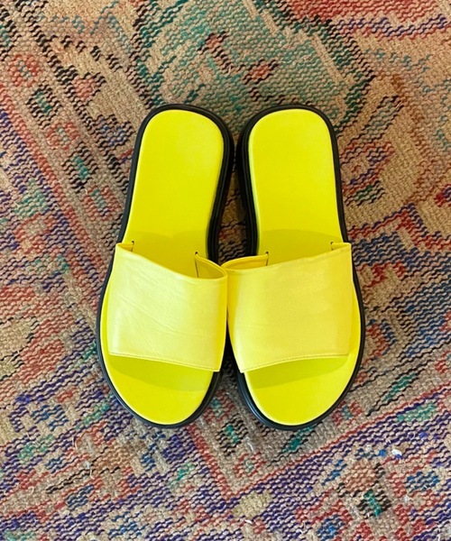 SHAGGIE（シャギー）の「プラットフォームコンフォートサンダル（サンダル・レディース・ホワイト/ブラック/イエロー・SMALL/MEDIUM/LARGE/X-LARGE）」の4枚目の写真