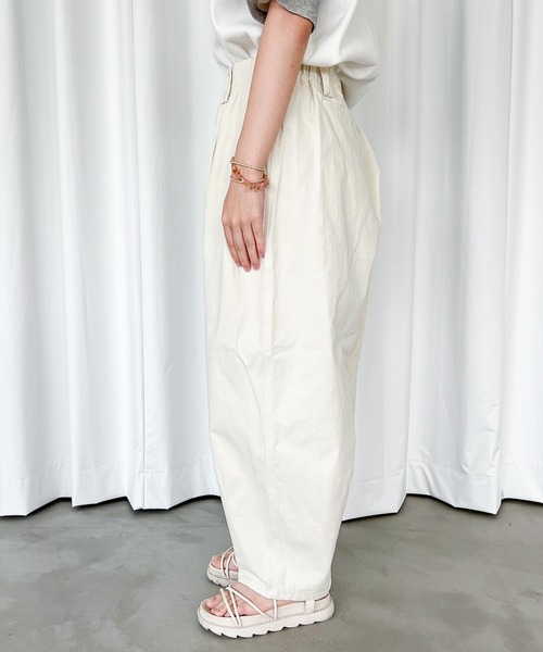 MUHET(ミュエータ)の「バルーンパンツ(その他パンツ・レディース・ブラック/アイボリー/キャメル・SMALL/MEDIUM/X-LARGE)」の4枚目の写真