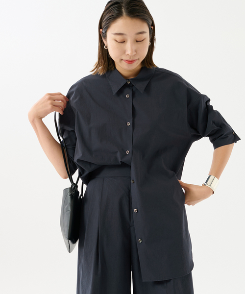 journal standard L'essage(ジャーナルスタンダードレサージュ)の「OUMIタイプライターシャツ(シャツ/ブラウス・レディース・ネイビー/キャメル・FREE)」の1枚目の写真