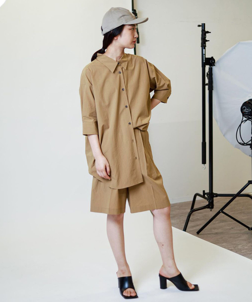 journal standard L'essage(ジャーナルスタンダードレサージュ)の「OUMIタイプライターシャツ(シャツ/ブラウス・レディース・ネイビー/キャメル・FREE)」の3枚目の写真