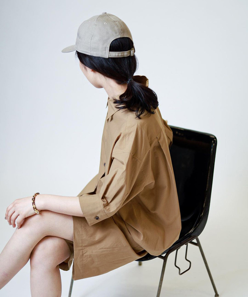 journal standard L'essage(ジャーナルスタンダードレサージュ)の「OUMIタイプライターシャツ(シャツ/ブラウス・レディース・ネイビー/キャメル・FREE)」の6枚目の写真