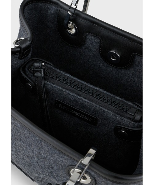 EMPORIO ARMANI(エンポリオアルマーニ)の「【エンポリオ アルマーニ】MyEA フェルト製 スモールサイズ ロゴ刺繍入り(ショルダーバッグ・レディース・グレー系その他3・FREE)」の10枚目の写真