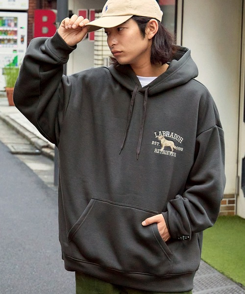 Labrador Retriever(ラブラドールリトリーバー)の「Labrador Retriever/ラブラドールレトリーバー 別注 カレッジロゴ刺繍 ビッグシルエットプルオーバーパーカー(パーカー・メンズ・ライトグレー/ネイビー/チャコール/ダークグリーン/アイボリー・M/L)」の16枚目の写真
