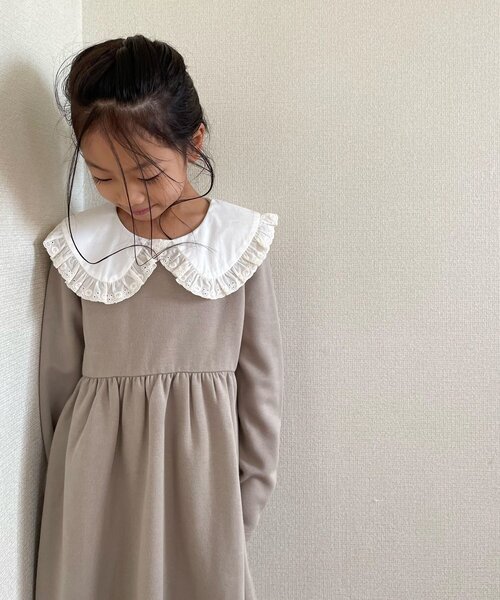 SHOO・LA・RUE(シューラルー)の「◆【110-140cm/プチセレ】衿レースポンチワンピース(ワンピース・キッズ・ベージュ/ブラック/ブラック系7・11/12/13/14)」の15枚目の写真
