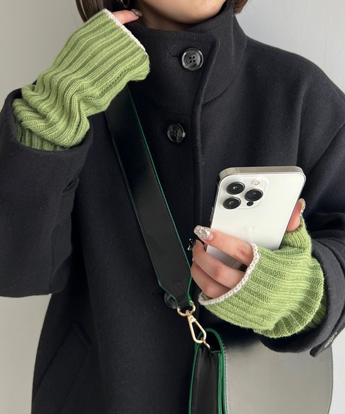 DISCOAT（ディスコート）の「配色リブニットアームウォーマー（手袋・レディース・ブラック/ベージュ/アイボリー/グリーン系その他・FREE）」の7枚目の写真