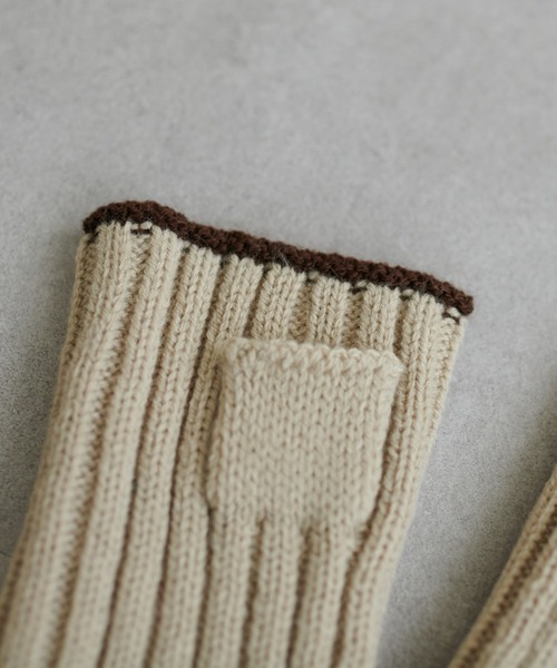 DISCOAT（ディスコート）の「配色リブニットアームウォーマー（手袋・レディース・ブラック/ベージュ/アイボリー/グリーン系その他・FREE）」の12枚目の写真