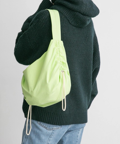 KBF(ケイビーエフ)の「ドロストショルダーBAG(ショルダーバッグ・レディース・アイボリー/グリーン/ブラック・ONE)」の6枚目の写真