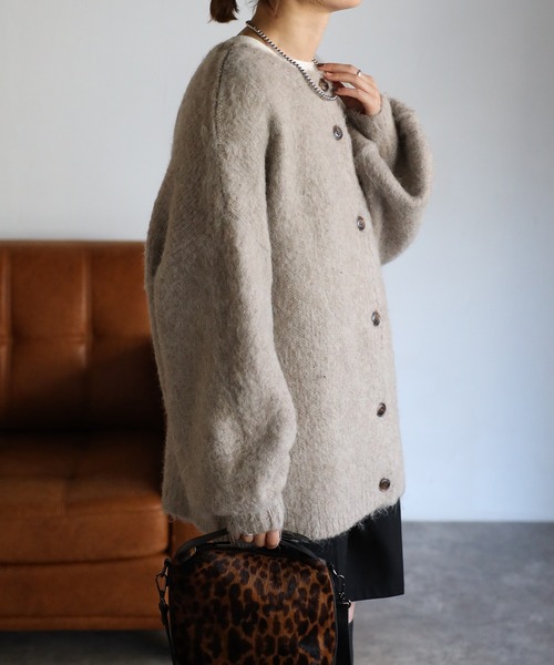 Yucca（ユッカ）の「シャギーミックスニットカーディガン（カーディガン/ボレロ・レディース・ライトブラウン/ローズ・MEDIUM）」の12枚目の写真