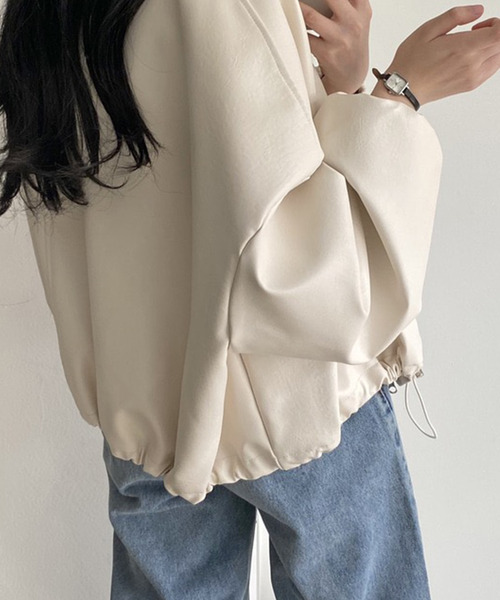 DAY CLOSET（デイ クローゼット）の「【ドローコード/裏地付き】大人っぽツヤ感。バルーンスリーブ スタンドカラー 合皮 ライダース ジャケット レディース（ライダースジャケット・レディース・ブラック/オフホワイト/ブラウン/ダークブラウン/グレイッシュベージュ・ONE SIZE）」の8枚目の写真