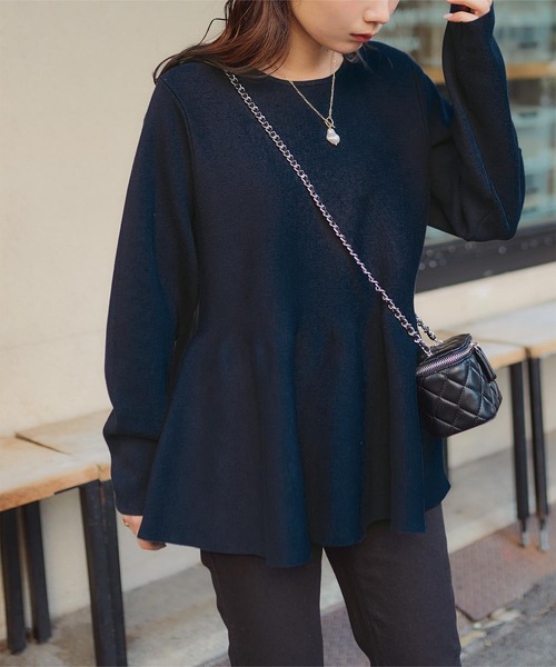 titivate(ティティベイト)の「バックパールデザインニットトップス(ニット/セーター・レディース・ライトベージュ/ライトグリーン/ネイビー/オフホワイト/ブラック・M/L/S)」の5枚目の写真