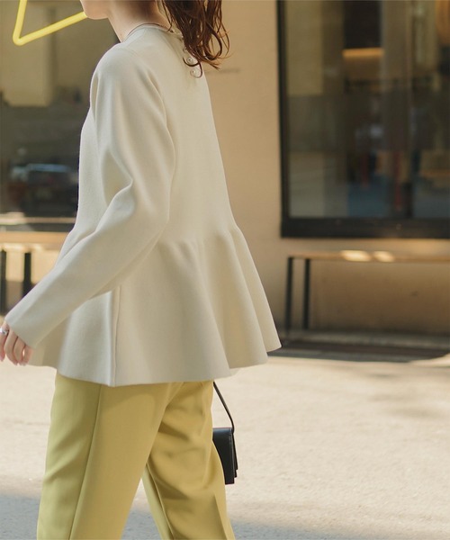 titivate(ティティベイト)の「バックパールデザインニットトップス(ニット/セーター・レディース・ライトベージュ/ライトグリーン/ネイビー/オフホワイト/ブラック・M/L/S)」の10枚目の写真