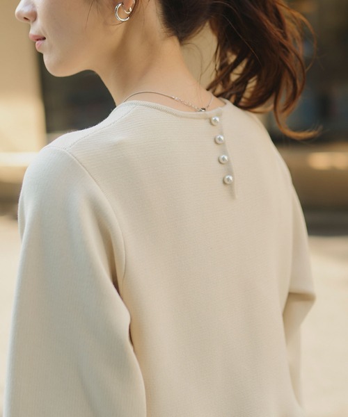 titivate(ティティベイト)の「バックパールデザインニットトップス(ニット/セーター・レディース・ライトベージュ/ライトグリーン/ネイビー/オフホワイト/ブラック・M/L/S)」の21枚目の写真