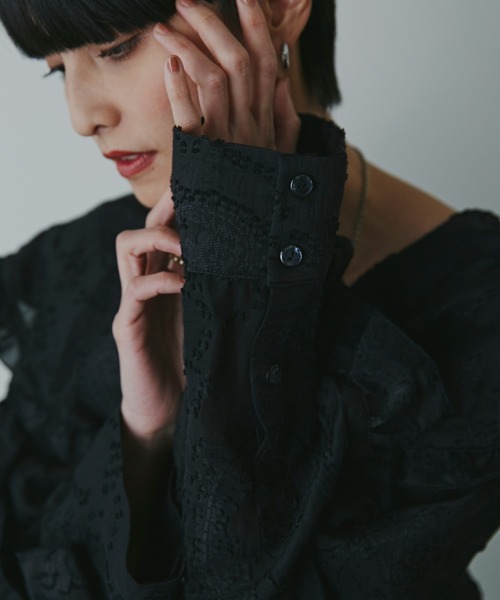 mici(ミチ)の「(mici)フレアカラーシャツ(シャツ/ブラウス・レディース・ブラック/ホワイト系その他・ONE SIZE)」の11枚目の写真