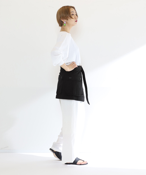 VERMEIL par iena（ヴェルメイユパーイエナ）の「【INSCRIRE/アンスクリア】Twill Unility Pocket Skirt（スカート・レディース・ブラック・MEDIUM）」の4枚目の写真