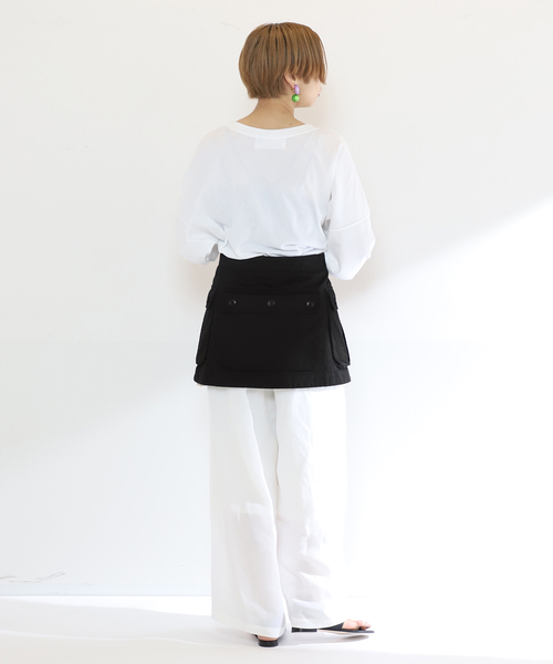 VERMEIL par iena（ヴェルメイユパーイエナ）の「【INSCRIRE/アンスクリア】Twill Unility Pocket Skirt（スカート・レディース・ブラック・MEDIUM）」の5枚目の写真