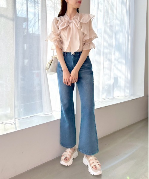 OLIVE des OLIVE（オリーブデオリーブ）の「ラッフルボウタイブラウス（シャツ/ブラウス・レディース・ホワイト/オフホワイト/ピンクベージュ・FREE）」の4枚目の写真