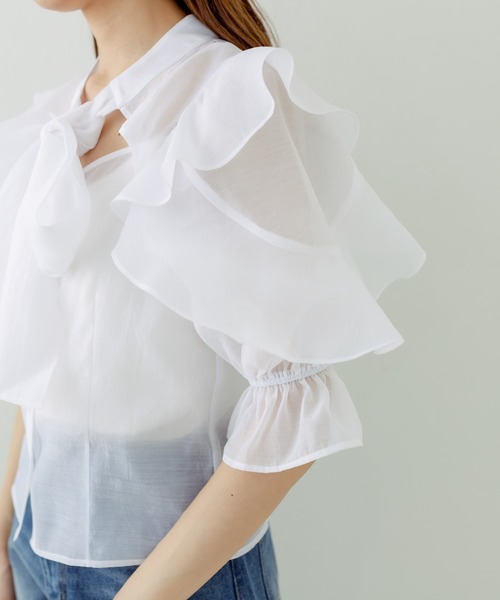 OLIVE des OLIVE（オリーブデオリーブ）の「ラッフルボウタイブラウス（シャツ/ブラウス・レディース・ホワイト/オフホワイト/ピンクベージュ・FREE）」の16枚目の写真