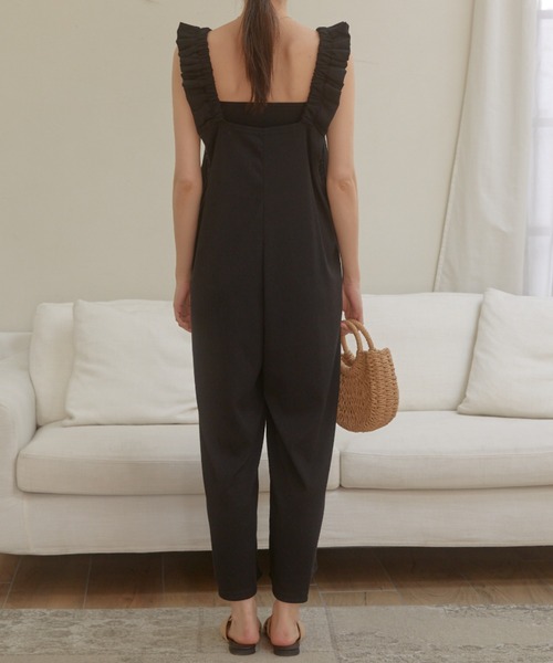 ACYM(アシーム)の「Shoulder frill ロンパース(つなぎ/オールインワン・レディース・ベージュ/ブラック・FREE)」の9枚目の写真