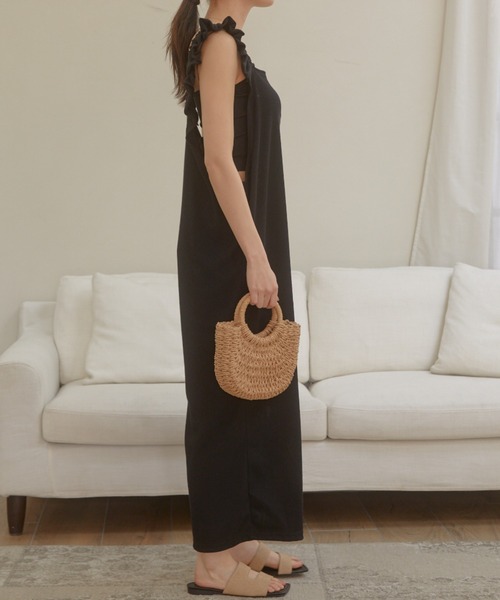 ACYM(アシーム)の「Shoulder frill ロンパース(つなぎ/オールインワン・レディース・ベージュ/ブラック・FREE)」の8枚目の写真