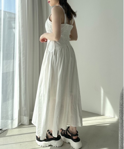 OLIVE des OLIVE（オリーブデオリーブ）の「【WEB限定カラー有】肌見せキャミワンピース　1031090480（ワンピース・レディース・ブラック/ミント/レッド/オフホワイト/ワンウォッシュ・FREE）」の11枚目の写真