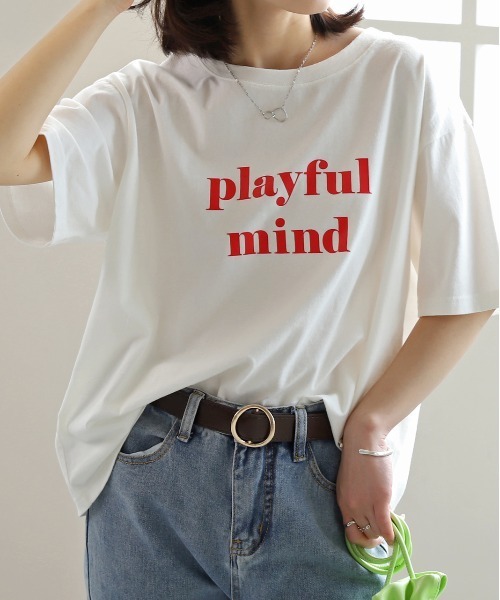 ad thie（アドティエ）の「ロゴプリント オーバーサイズ Tシャツ（Tシャツ/カットソー・レディース・ミント/ライトイエロー/パープル/チャコール/ピンク系その他4/ホワイト/ダークブラウン/モカ/グリーン/オフホワイト/アイボリー/オールドローズ系/ブラック/ピンクベージュ/ブルーグレー・FREE）」の3枚目の写真