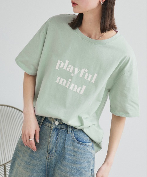 ad thie（アドティエ）の「ロゴプリント オーバーサイズ Tシャツ（Tシャツ/カットソー・レディース・ミント/ライトイエロー/パープル/チャコール/ピンク系その他4/ホワイト/ダークブラウン/モカ/グリーン/オフホワイト/アイボリー/オールドローズ系/ブラック/ピンクベージュ/ブルーグレー・FREE）」の10枚目の写真