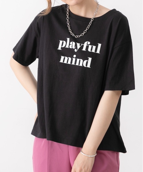 ad thie（アドティエ）の「ロゴプリント オーバーサイズ Tシャツ（Tシャツ/カットソー・レディース・ミント/ライトイエロー/パープル/チャコール/ピンク系その他4/ホワイト/ダークブラウン/モカ/グリーン/オフホワイト/アイボリー/オールドローズ系/ブラック/ピンクベージュ/ブルーグレー・FREE）」の4枚目の写真