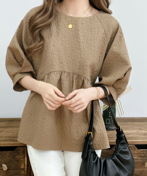 ふくれジャガードペプラムブラウス