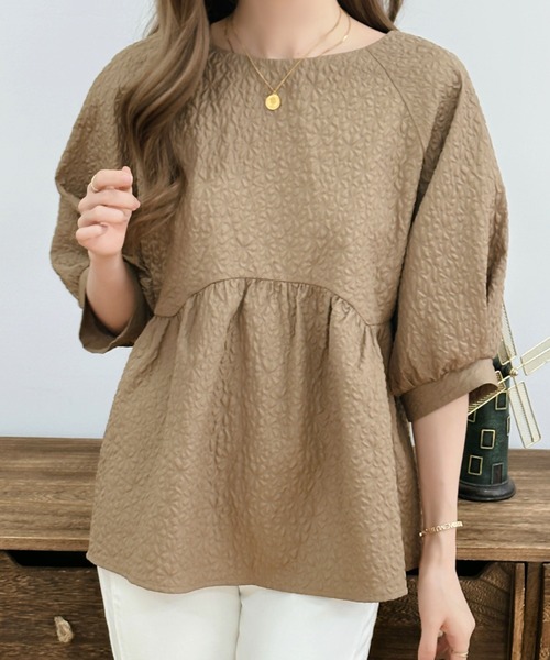 ふくれジャガードペプラムブラウス