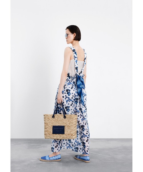 EMPORIO ARMANI(エンポリオアルマーニ)の「【エンポリオ アルマーニ】マーレ カプセルコレクション ロングスカート モスリン製 バティックプリント サスペンダー付き(スカート・レディース・ホワイト×ネイビー・38/40/36)」の6枚目の写真