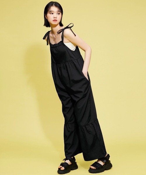 FOREVER 21（フォーエバー トゥエンティーワン）の「裾フレアキャミオールインワン（つなぎ/オールインワン・レディース・ブラック/ネイビー・SMALL/MEDIUM）」の18枚目の写真
